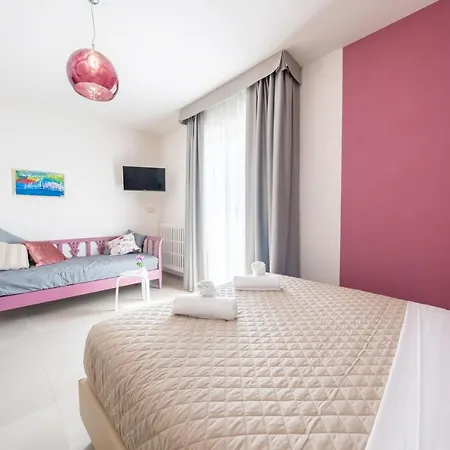 Apartahotel Dea 3*